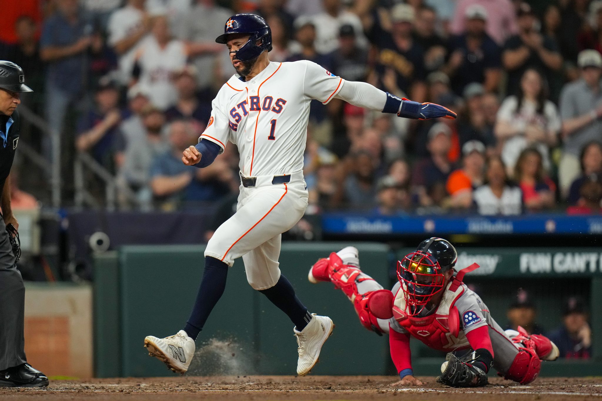 Houston Astros cruise past Boston Red Sox for fourth straight win