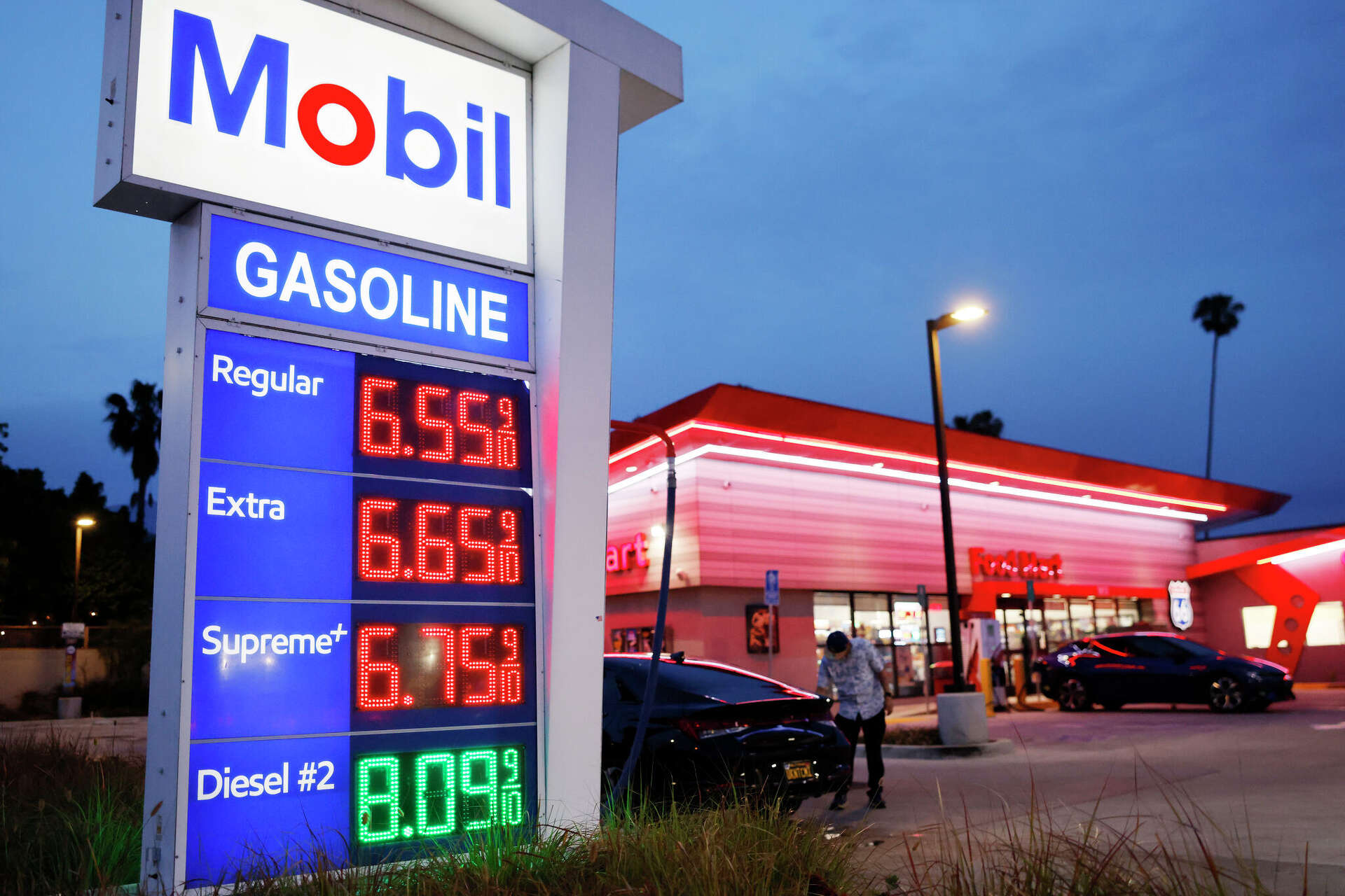 Texas gas prices today: Austin prices rise as costs climb nationwide