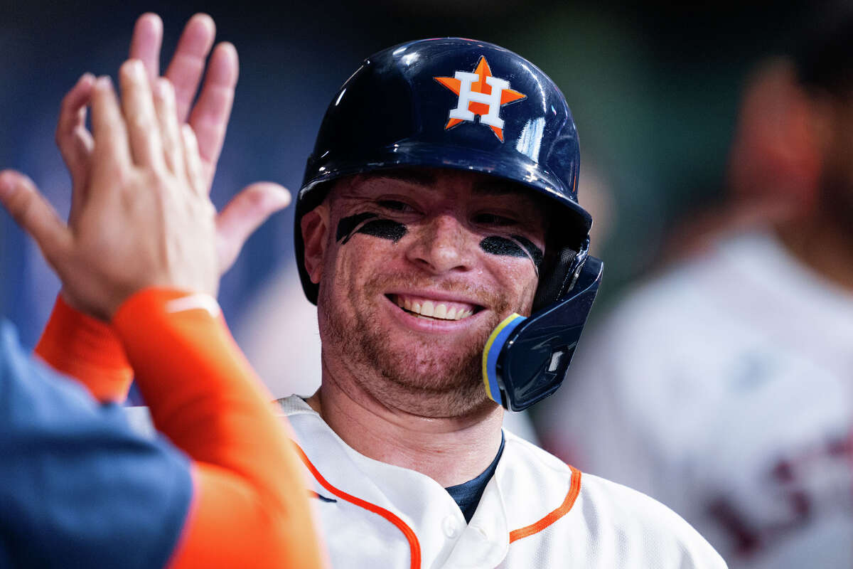 Christian Vázquez is bringing new light to the Houston Astros' clubhouse, a tradition from the 2022 team. 