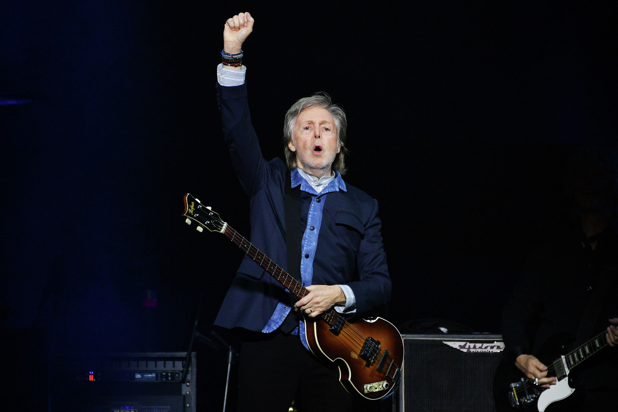 Tim Cook told staff he loved them. Then Paul McCartney showed up.
