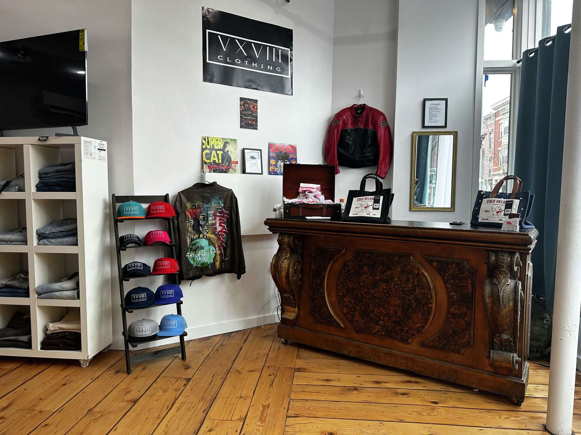 New boutique clothing shop, The Denim Library, opens in downtown Troy