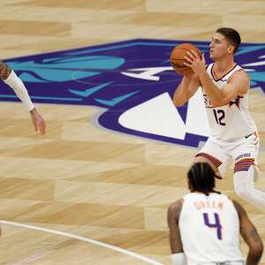 Kon Knueppel sets Hornets’ season 3-point record in a 127-107 win over the Suns