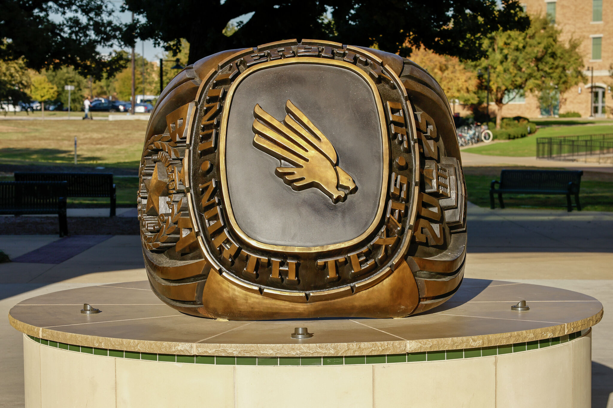 https://s.hdnux.com/photos/01/65/67/02/30896309/6/rawImage.jpg