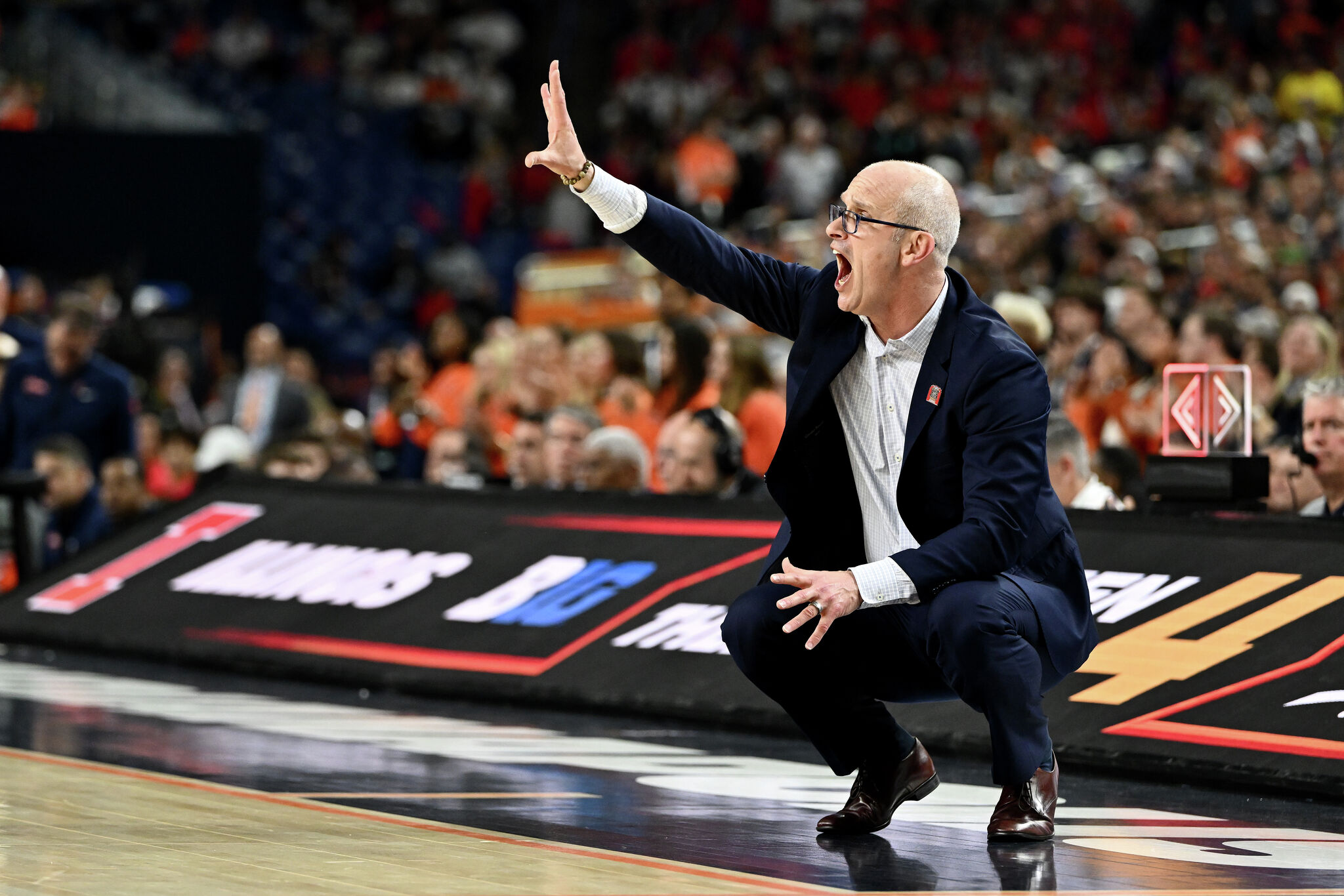 Dan Hurley shuts down links to North Carolina opening: 'UConn coach until the end'