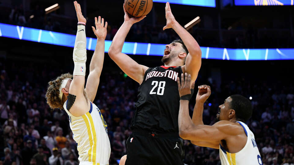 Rockets center Alperen Şengün's basket with 11.1 seconds left helped his team avert a fourth-quarter collapse against the Warriors on Sunday night.