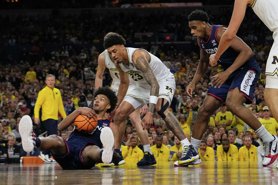 UConn vs Michigan: Live updates from NCAA championship
