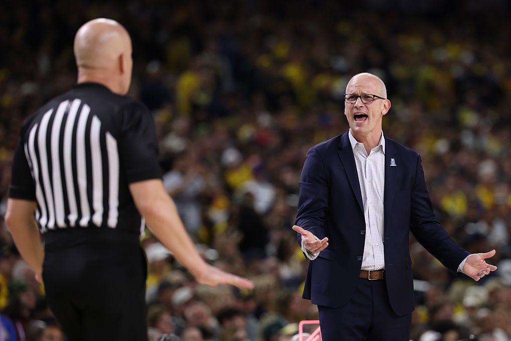 Foul calls hamper UConn-Michigan national championship game