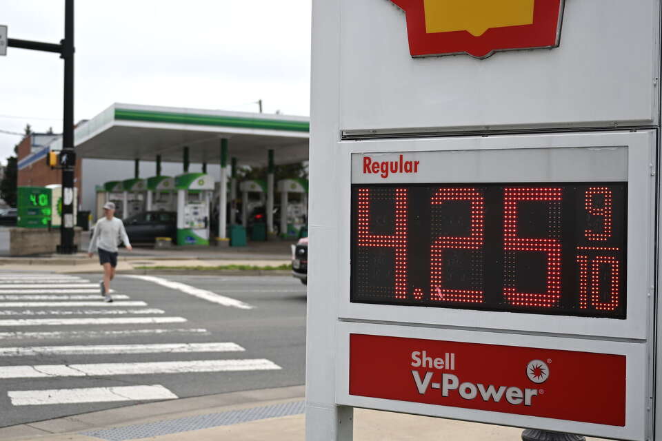 Oil prices fall after ceasefire. Will gas prices go down?