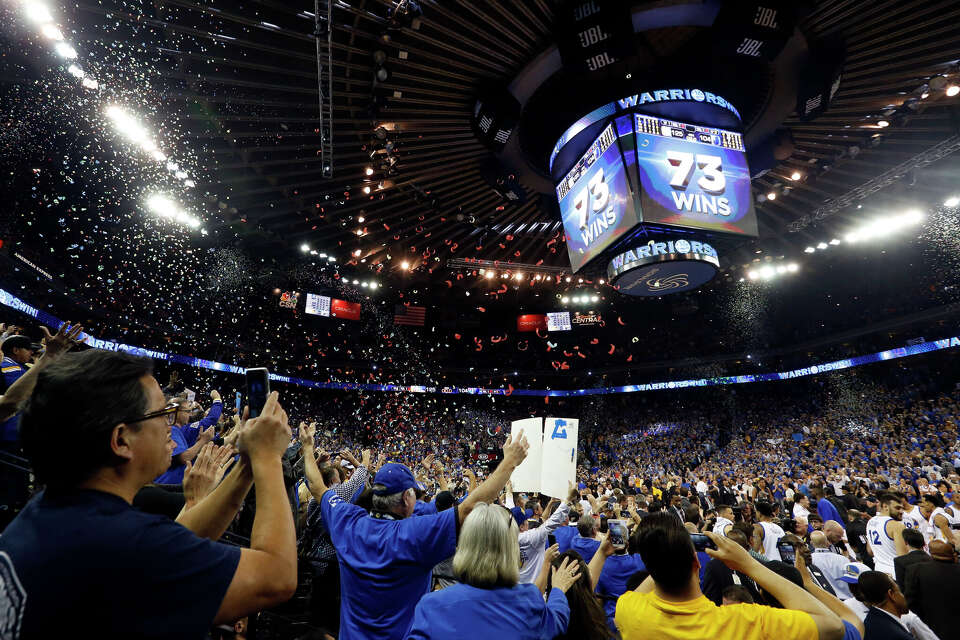 'Keg stands in the parking lot': Reliving the Warriors' 73rd win