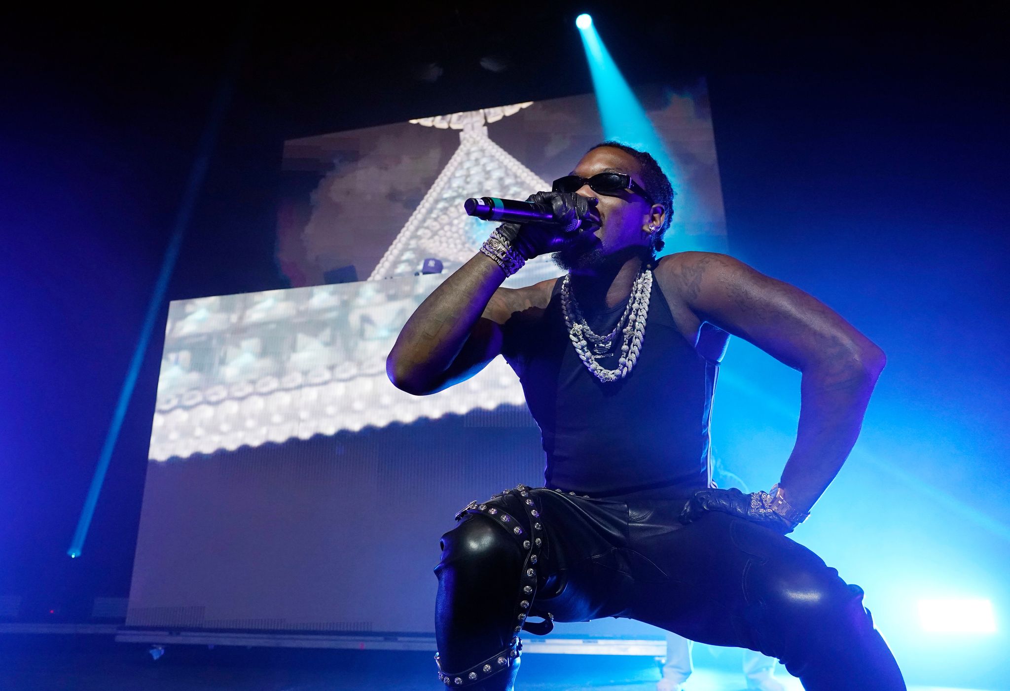 Rob Legs FBI says suspects tried to rob Offset outside a Florida casino when he ...