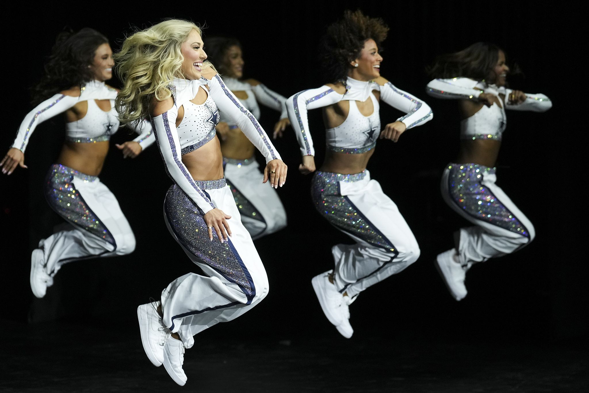https://s.hdnux.com/photos/01/65/71/22/30905477/3/rawImage.jpg