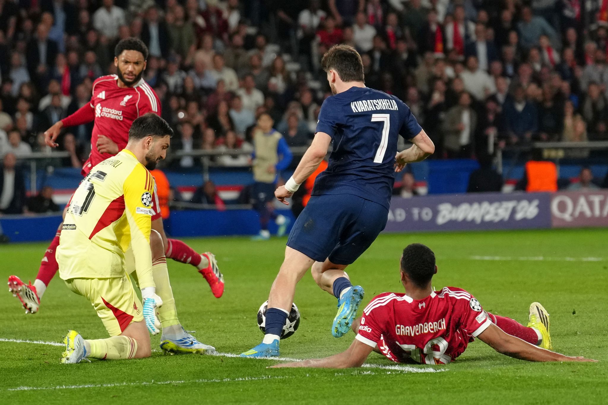Kvaratskhelia scores again as PSG beats Liverpool 2-0 in Champions League quarterfinal 1st leg