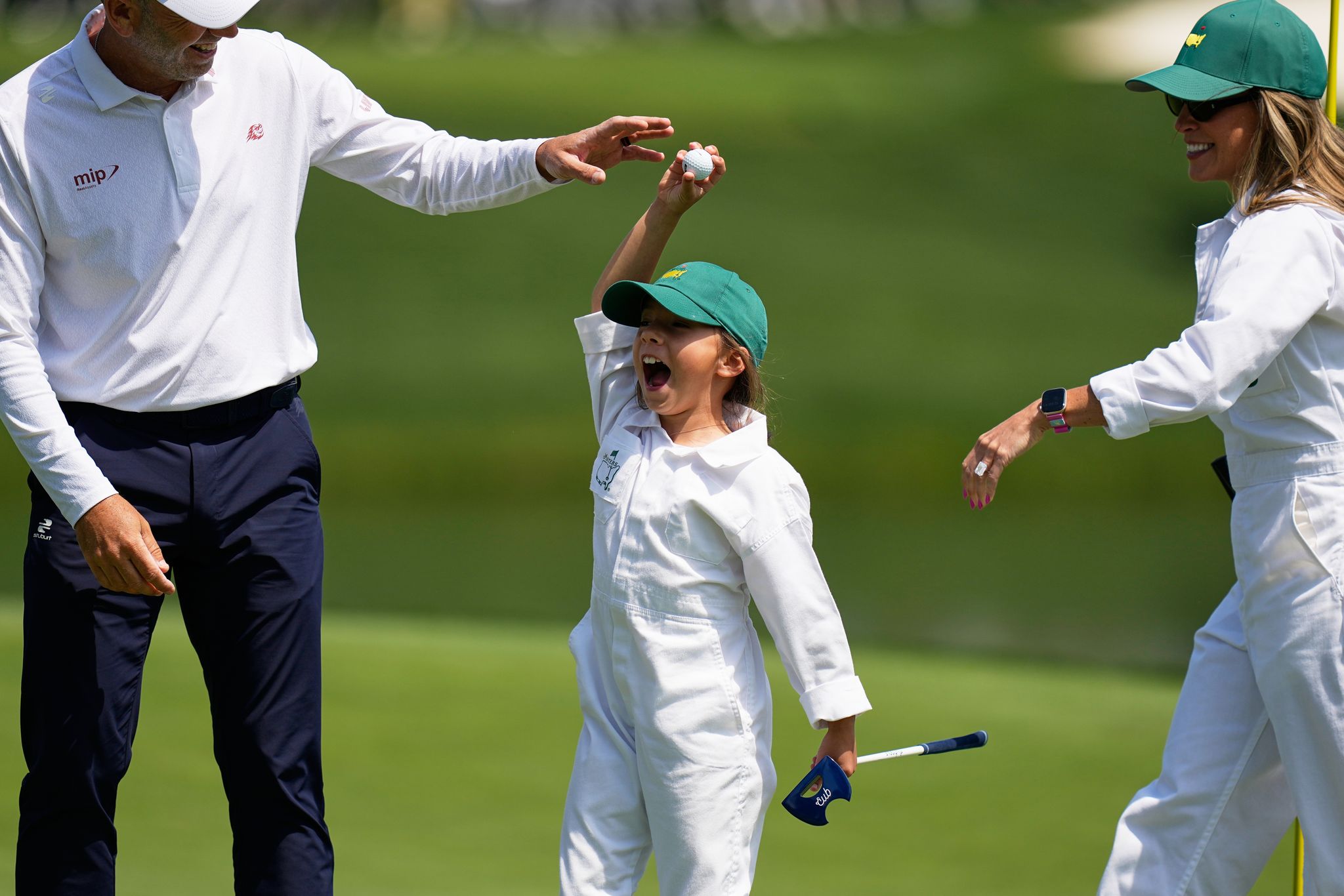 8-year-old Frankie Fleetwood steals the show during Par 3 Contest on ...