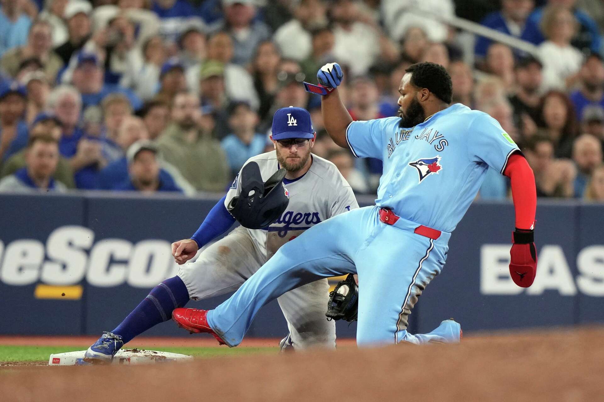 Davis Schneider scores winning run as Blue Jays end 6-game skid with 4-3  win over Dodgers