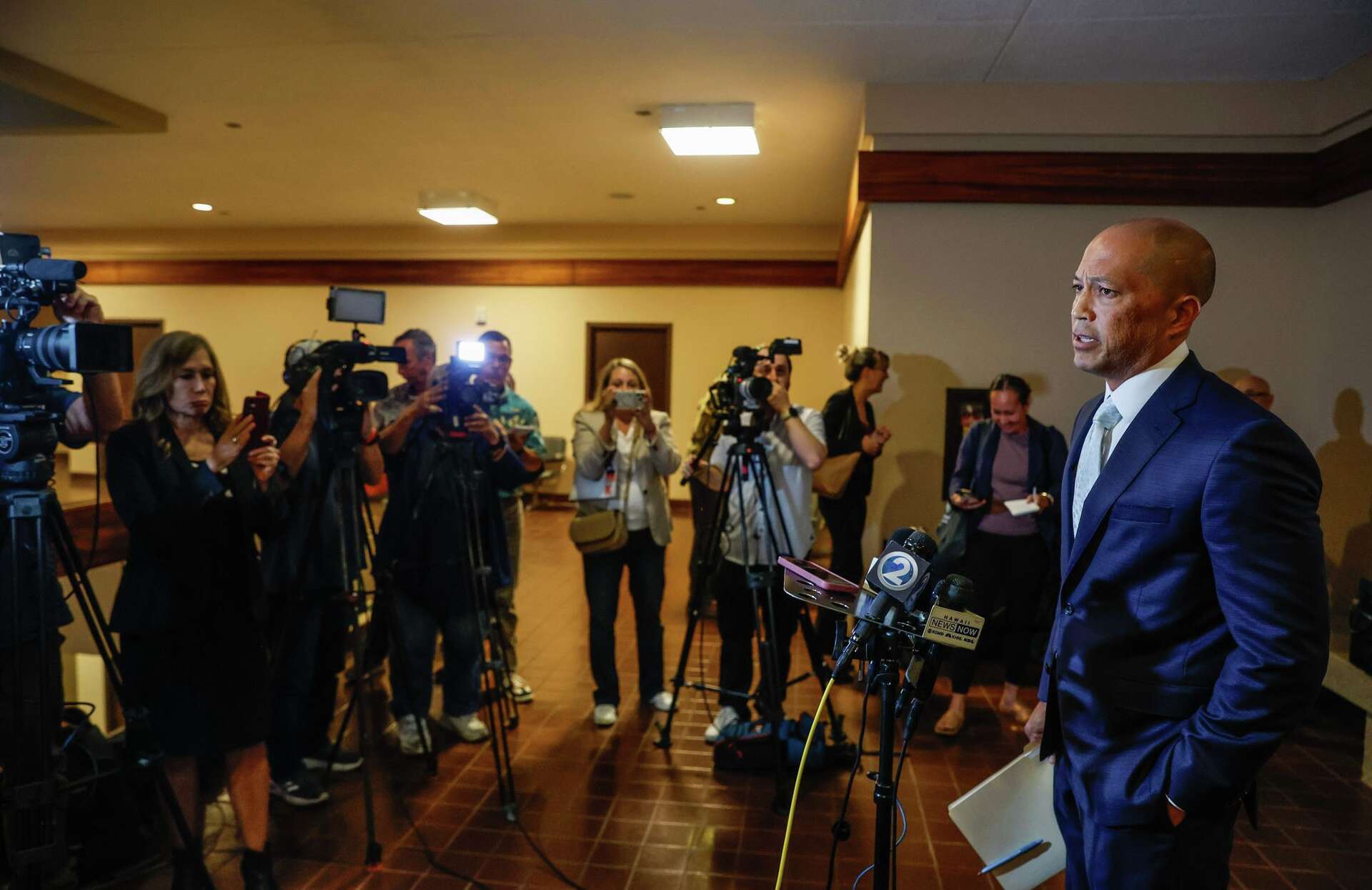Hawaii doctor accused of trying to kill his wife convicted of attempted ...