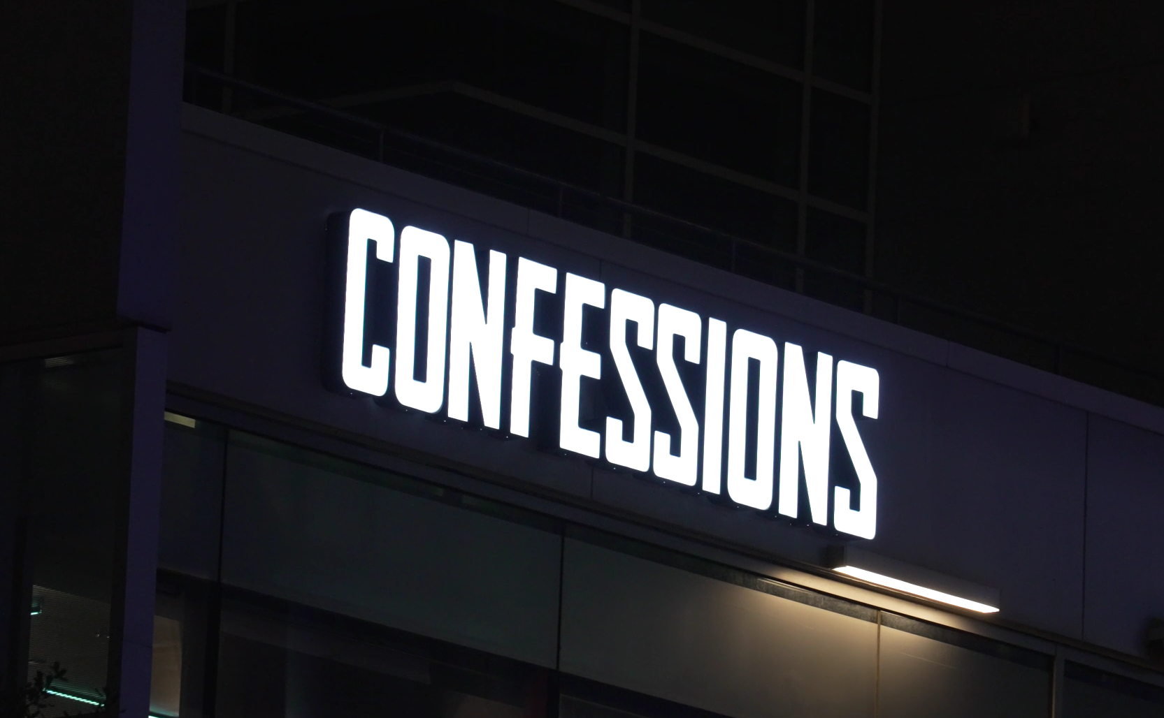 Tiroteio no bar e restaurante Confessions fere dois, diz a polícia de Houston