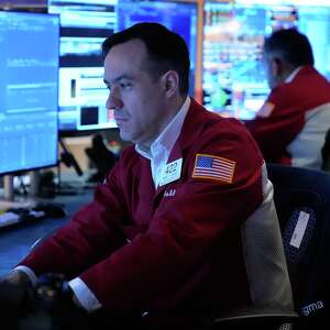 US stocks rise and oil prices trim their gains on hopes for the ceasefire with Iran