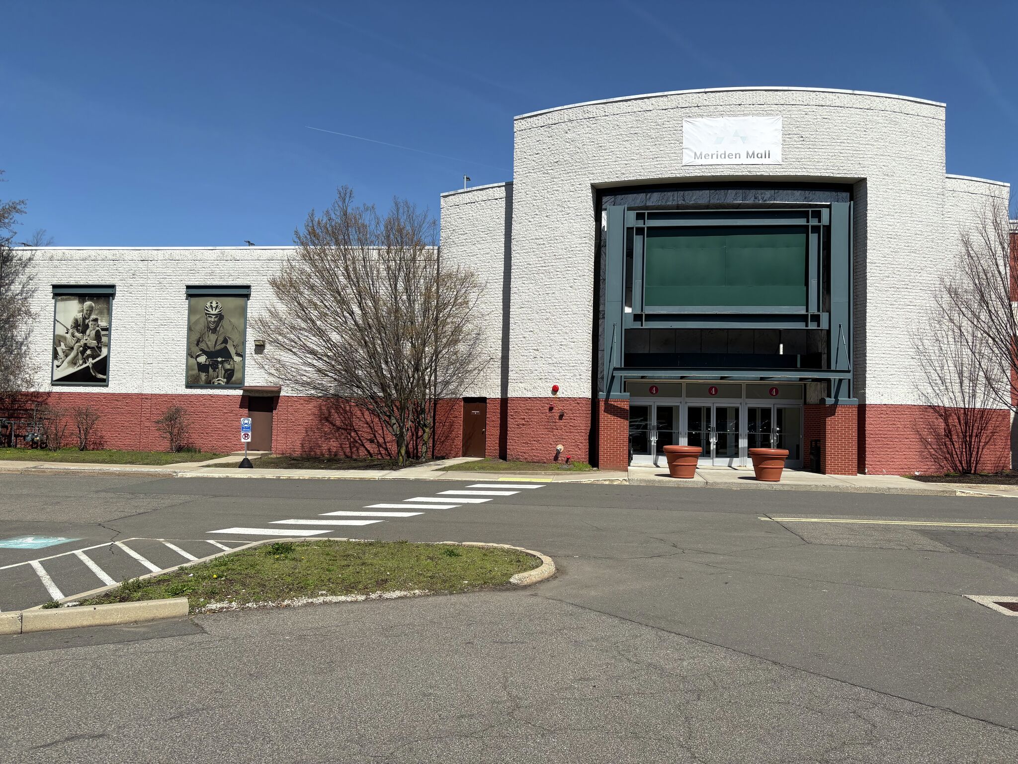 Universal Hotel Liquidators to Open at Meriden Mall - News Directory 3