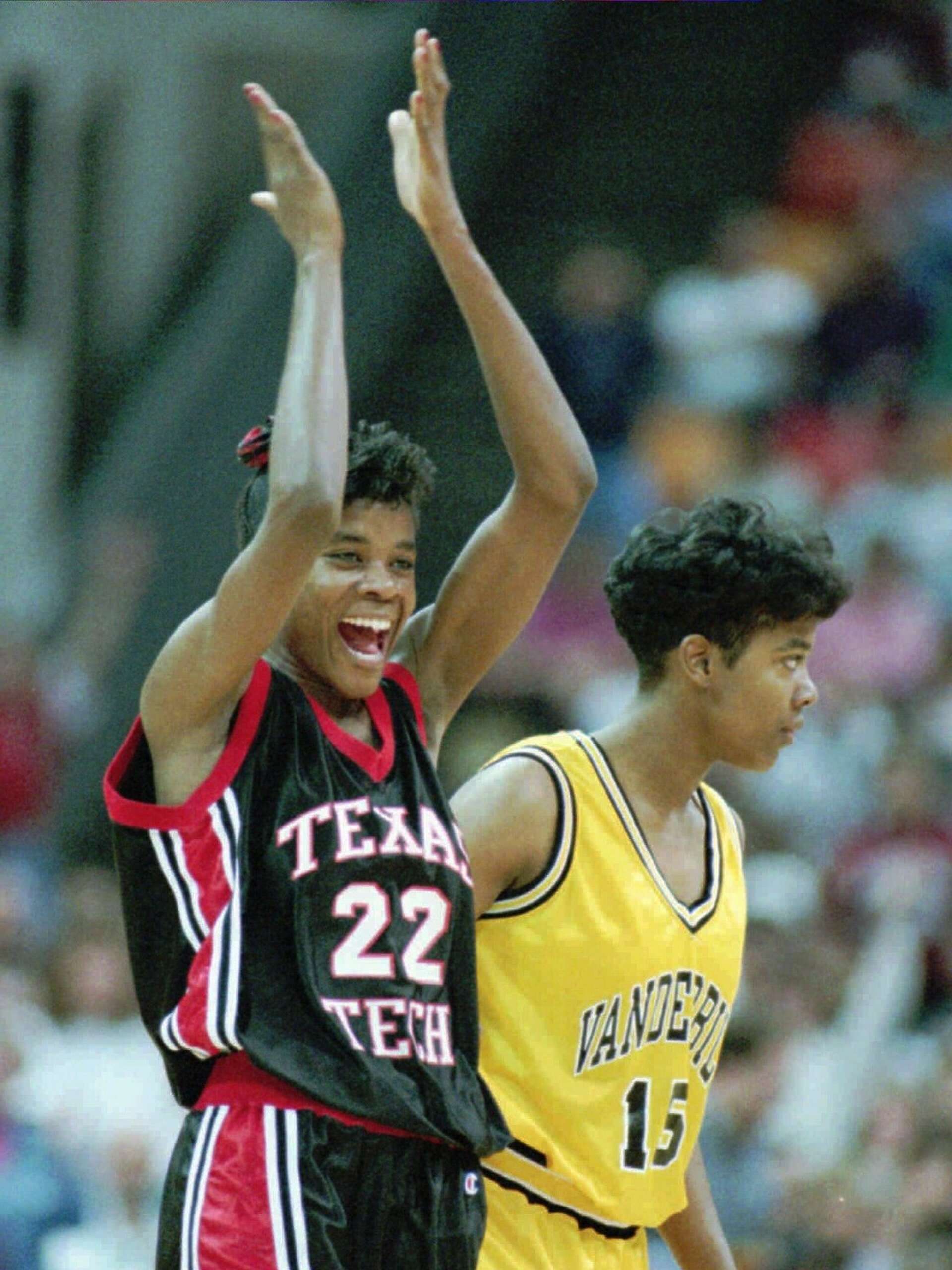 As Comets return to Houston, Sheryl Swoopes influence just got bigger