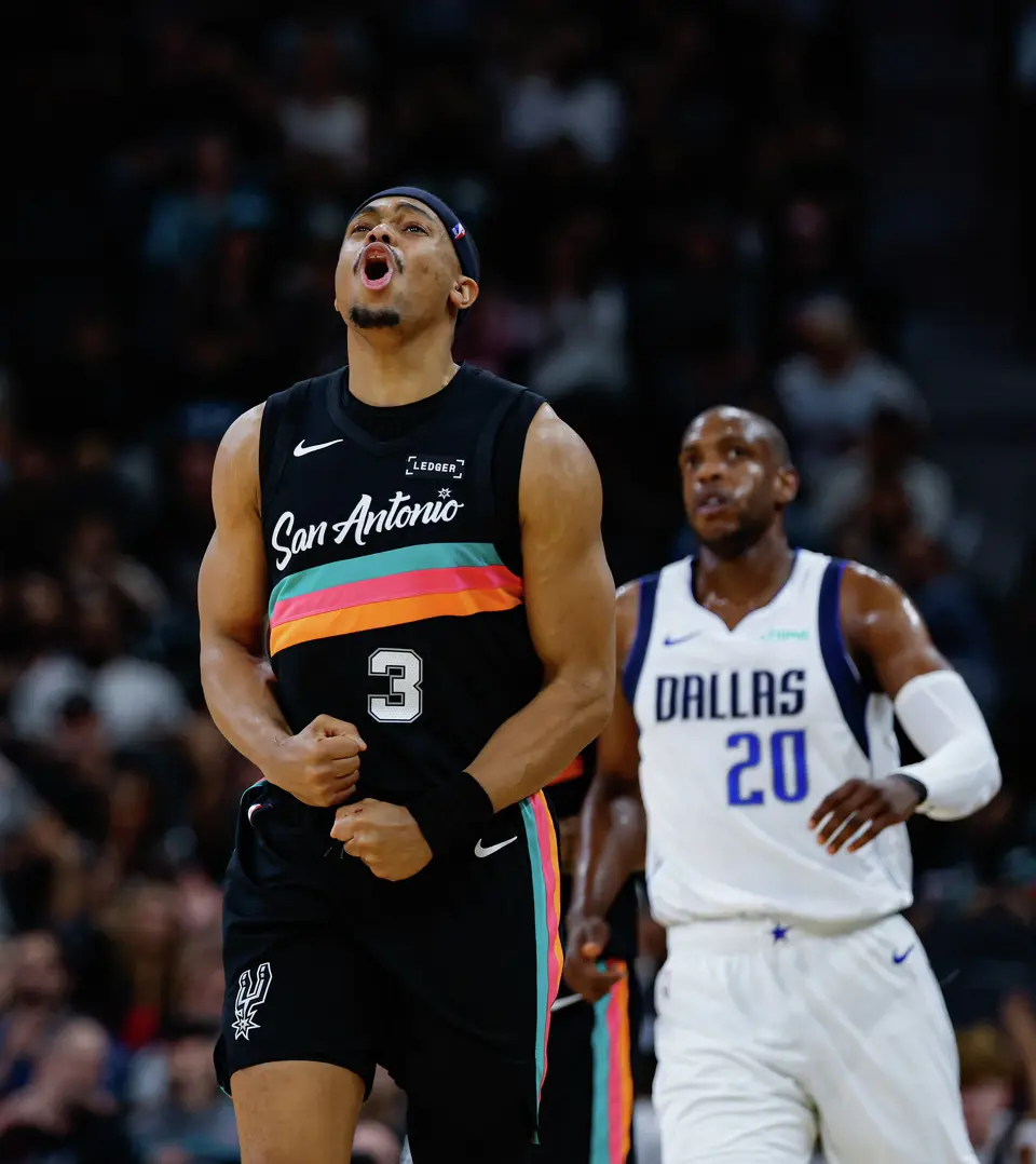 San Antonio Spurs forward Keldon Johnson (3) reacts during the third quarter against the Dallas Mavericks at Frost Bank Center in San Antonio, Friday, April 10, 2026. The Spurs won 139-120.