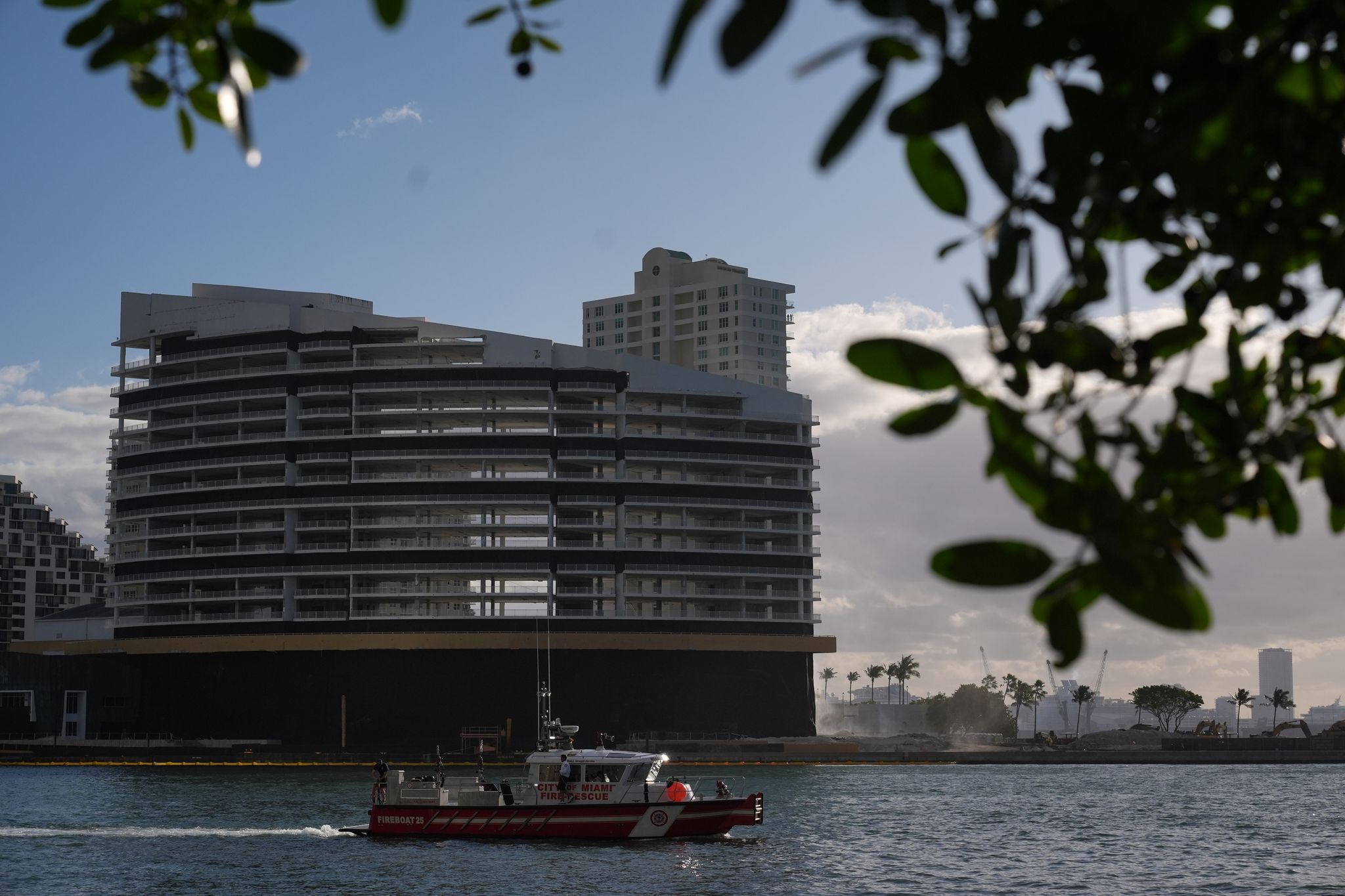 A 23-story hotel in exclusive Miami locale vanishes in seconds 