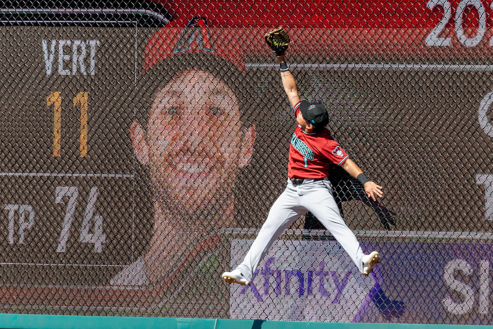 Arizona Rallies in 8th to Take Lead