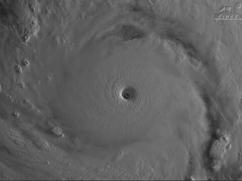 Super Typhoon Sinlaku about to slam U.S. islands in Western Pacific