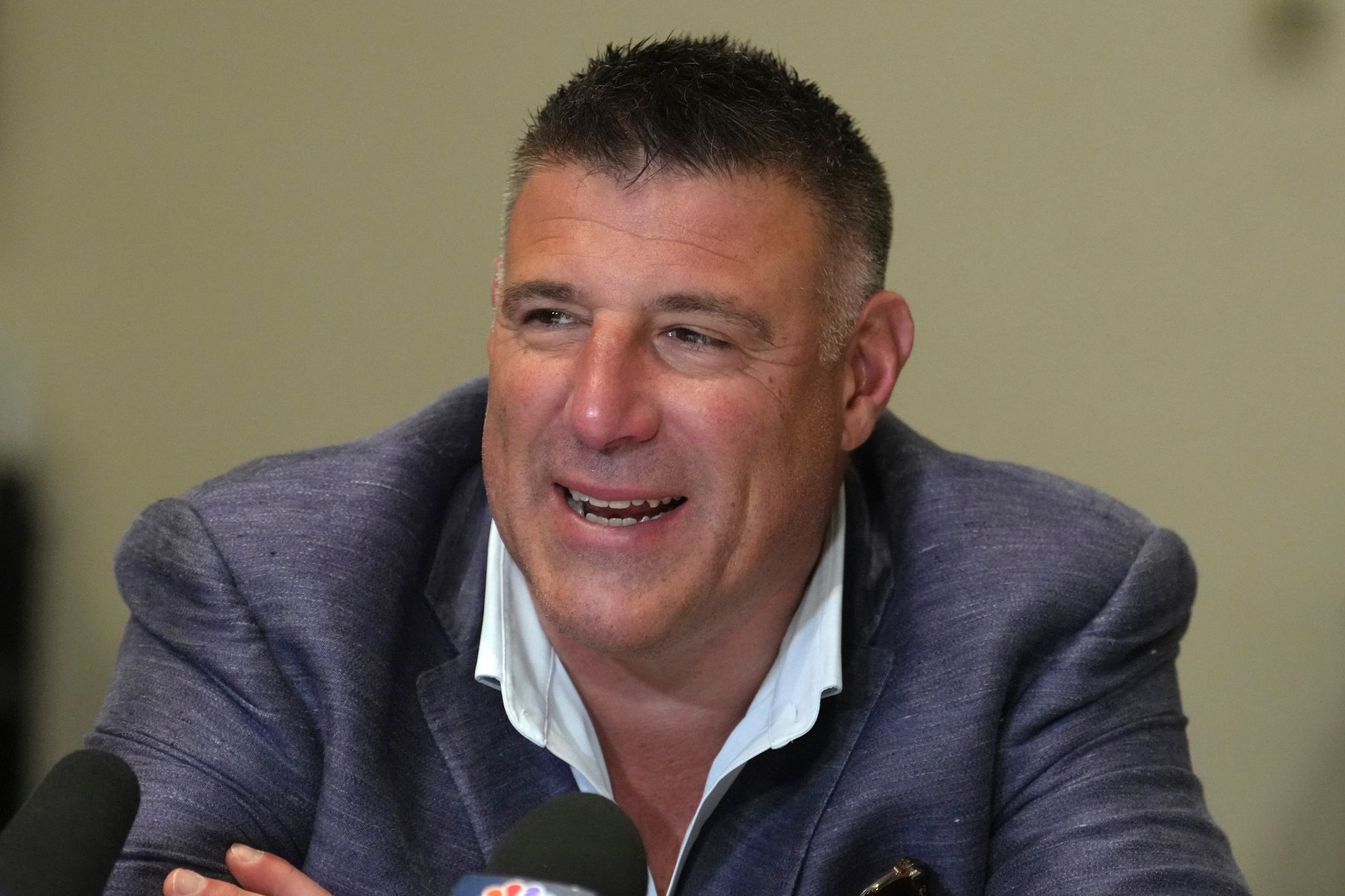 Patriots exec says 'Business as usual' for Mike Vrabel ahead of the NFL draft