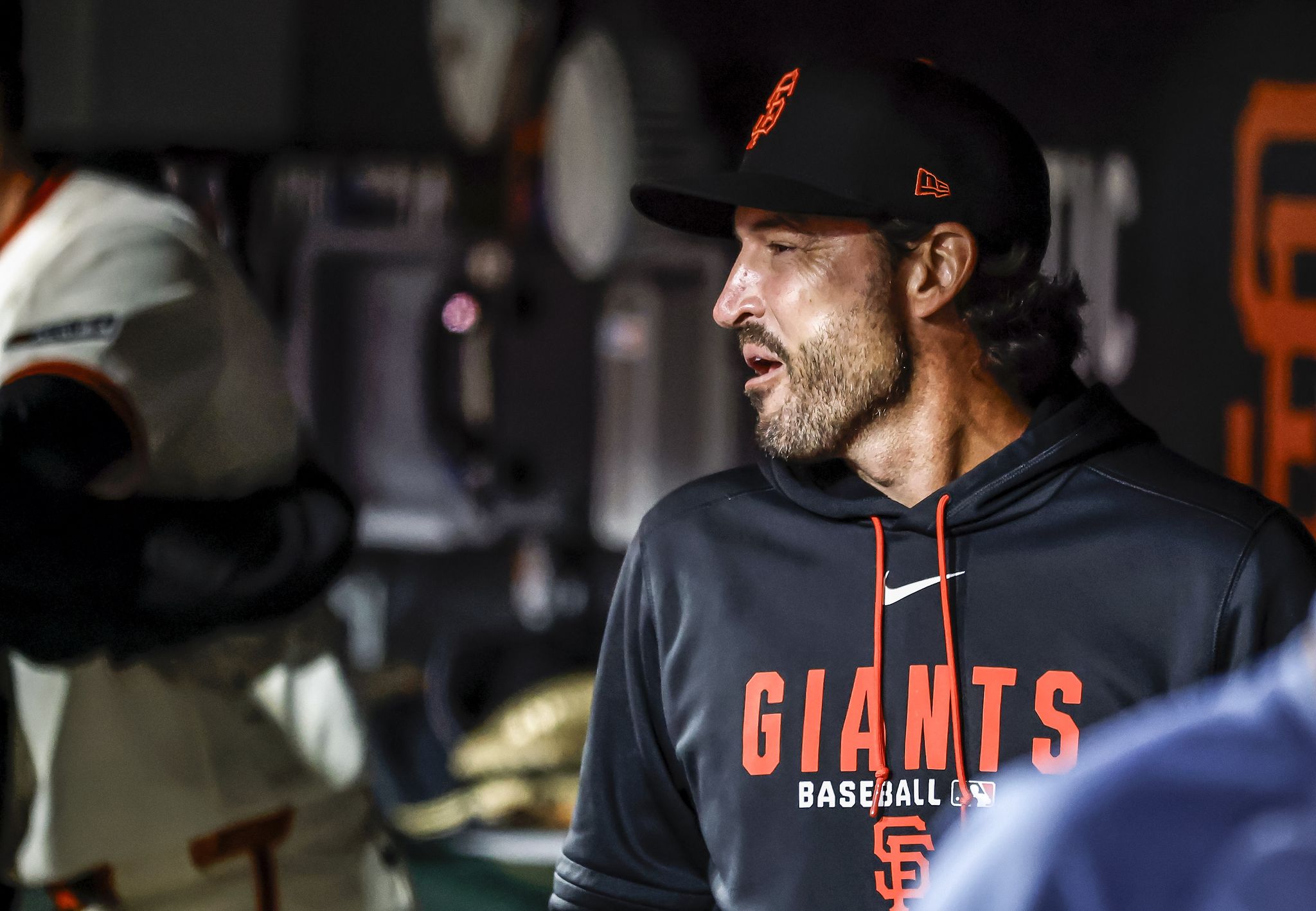 Giants’ Tony Vitello fist bumps Dave Chappelle on first SF night out
