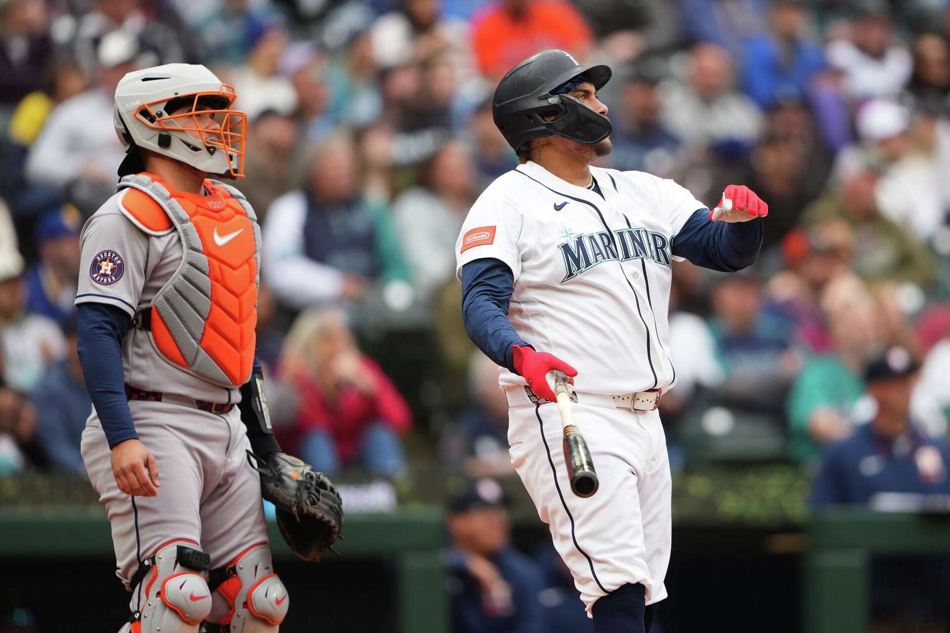 Josh Naylor breaks out of season-long slump with 2 homers as Mariners sweep Astros
