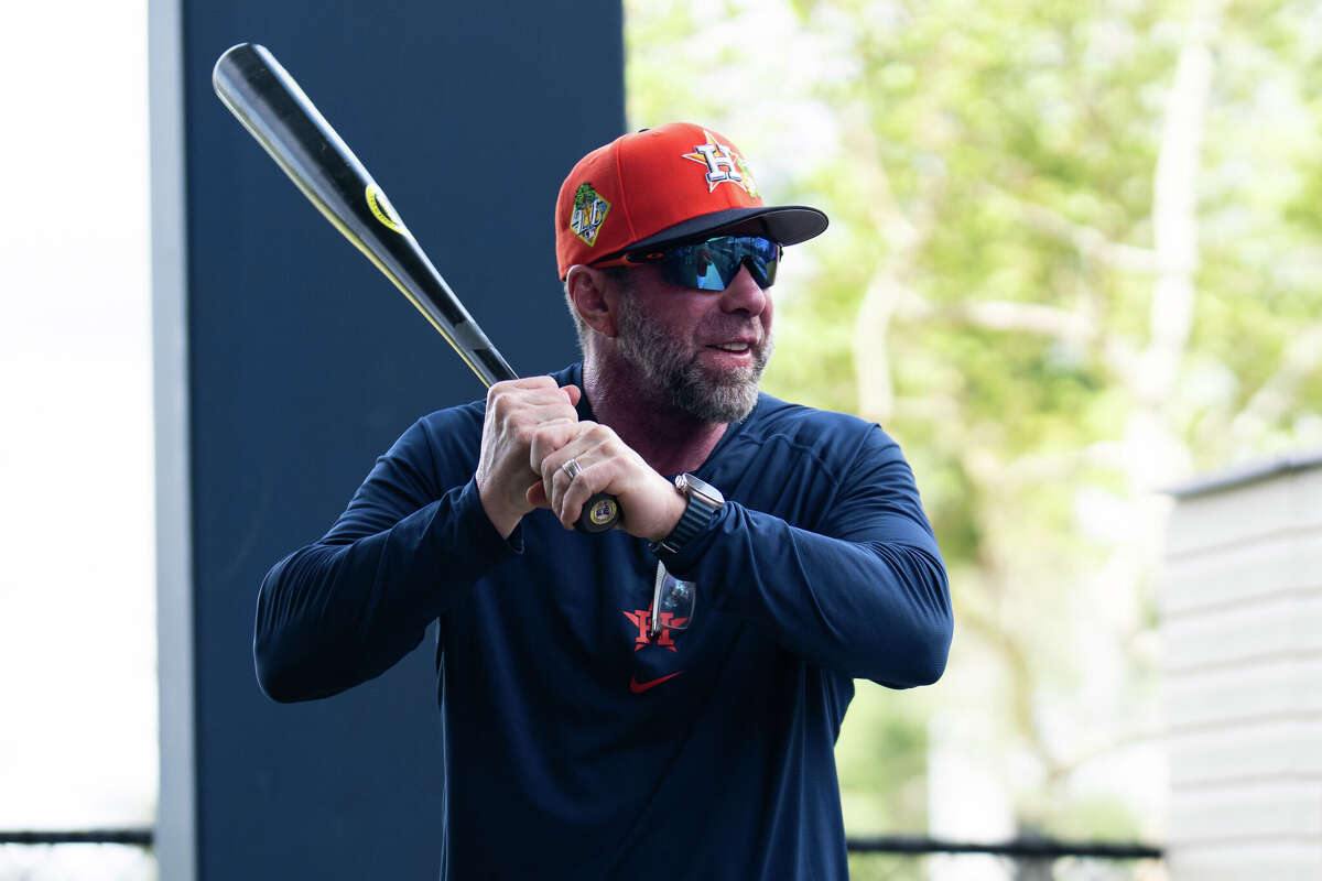 Former Astros star Jeff Bagwell isn't ceding the AL West crown just yet despite Houston's slow start to 2026.