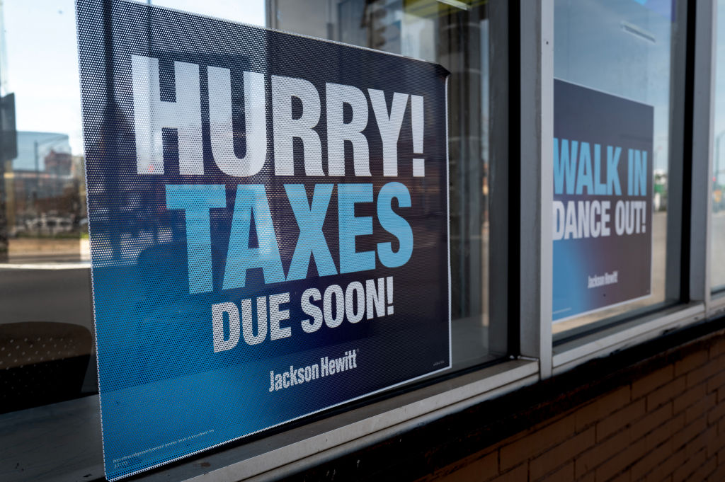 What is the penalty for filing taxes late? How to ask for an extension