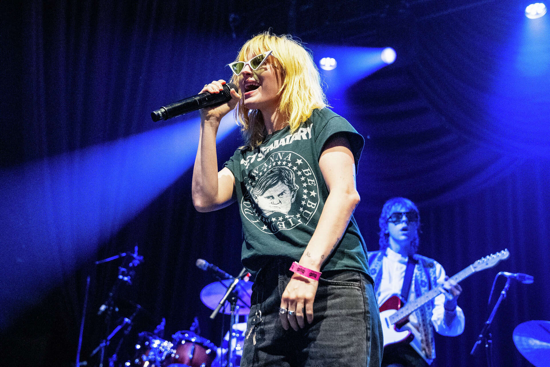 2000s rock star sells out three Oakland shows on first ever solo tour