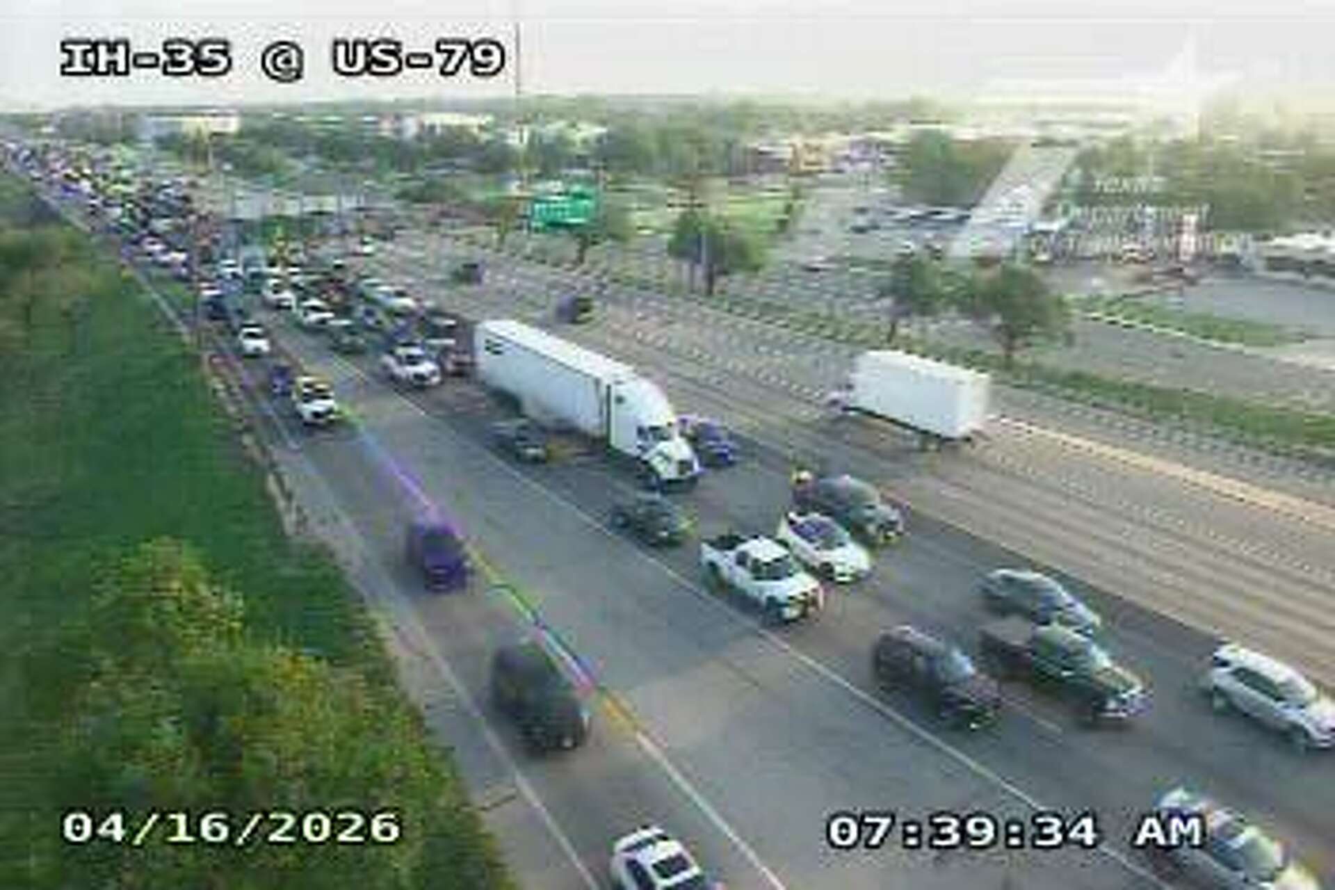 Deadly crash on I-35 in Austin causes hourlong delays