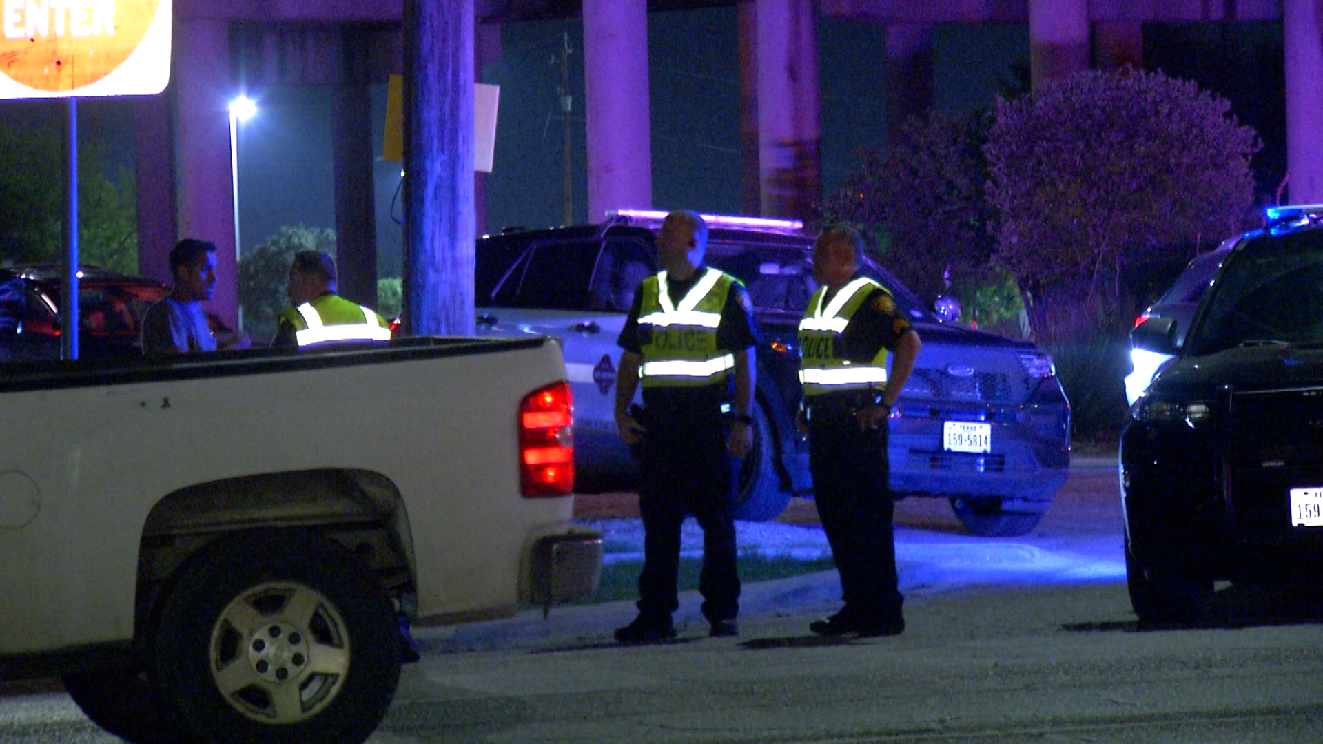 2 pedestrians, 1 driver killed in separate San Antonio crashes