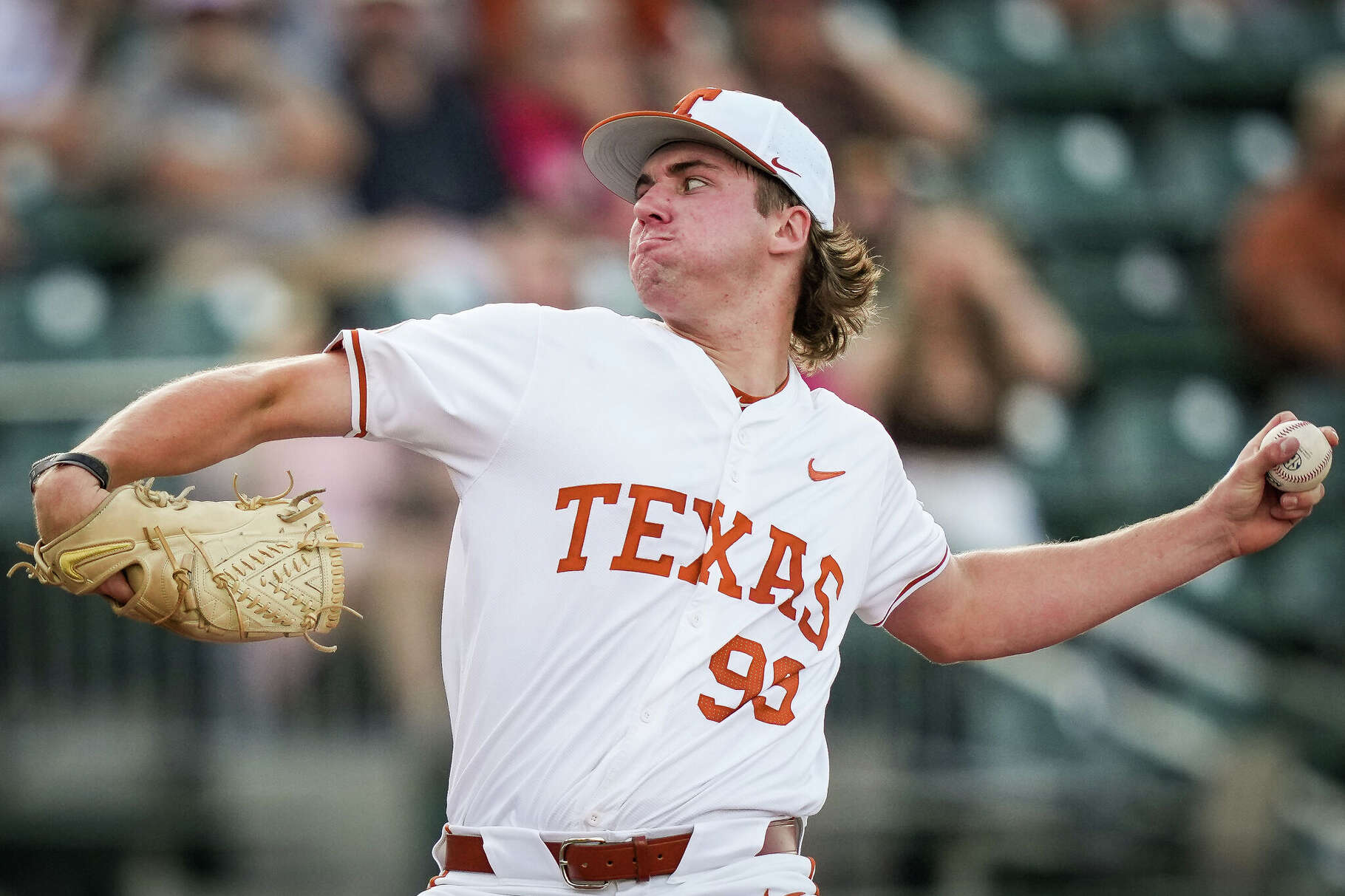 Texas Longhorns pitcher Dylan Volantis (99) throws in the first inning as the Texas Longhorns play their first game of a three-game series against the Alabama Crimson Tide, April 17, 2026.