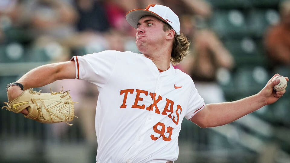 Texas Longhorns pitcher Dylan Volantis (99) throws in the first inning as the Texas Longhorns play their first game of a three-game series against the Alabama Crimson Tide, April 17, 2026.