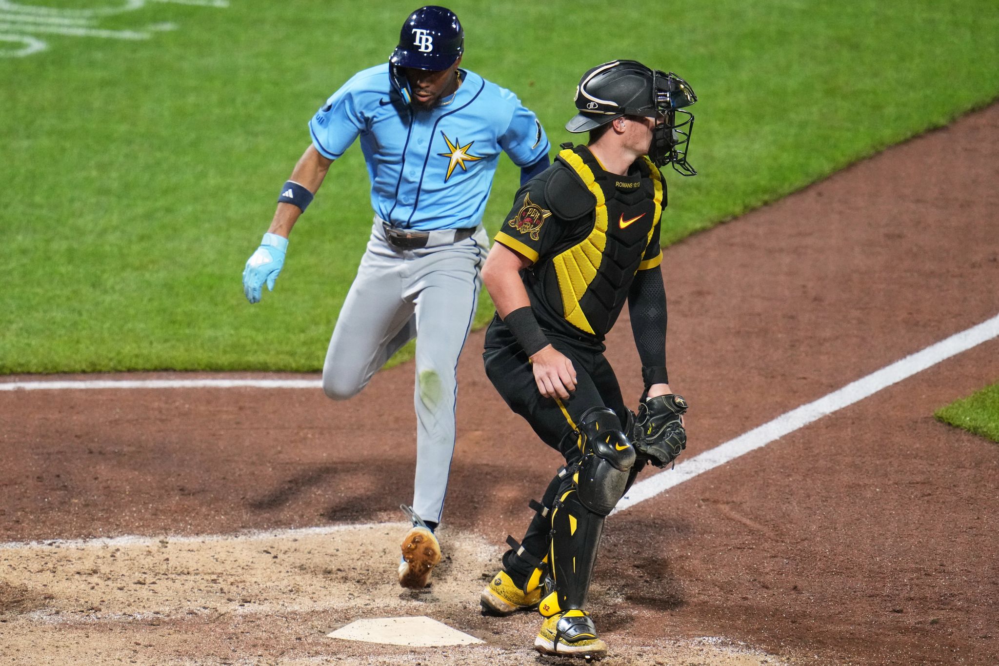 Cruz hits 2-run HR, Chandler gives up 1 run in 6 innings, Pirates