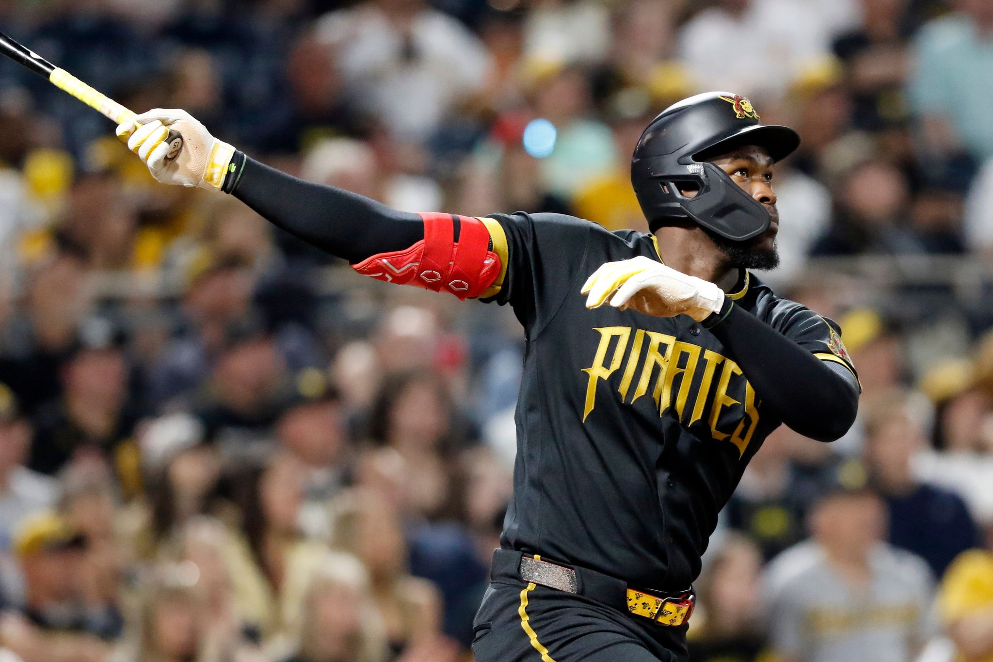 Cruz hits 2-run HR, Chandler gives up 1 run in 6 innings, Pirates
