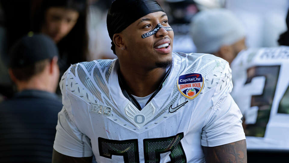 New UH edge rusher Ashton Porter treated some of his new teammates to a Waffle House meal, but the damage to his wallet wasn't too bad.