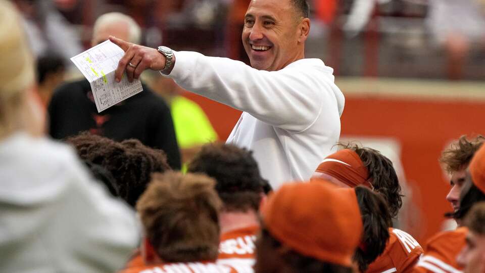 Texas Longhorns head coach Steve Sarkisian ytalks to the team after practice on fan day at Darrell K Royal–Texas Memorial Stadium on Saturday, Aril 18, 2026 in Austin.