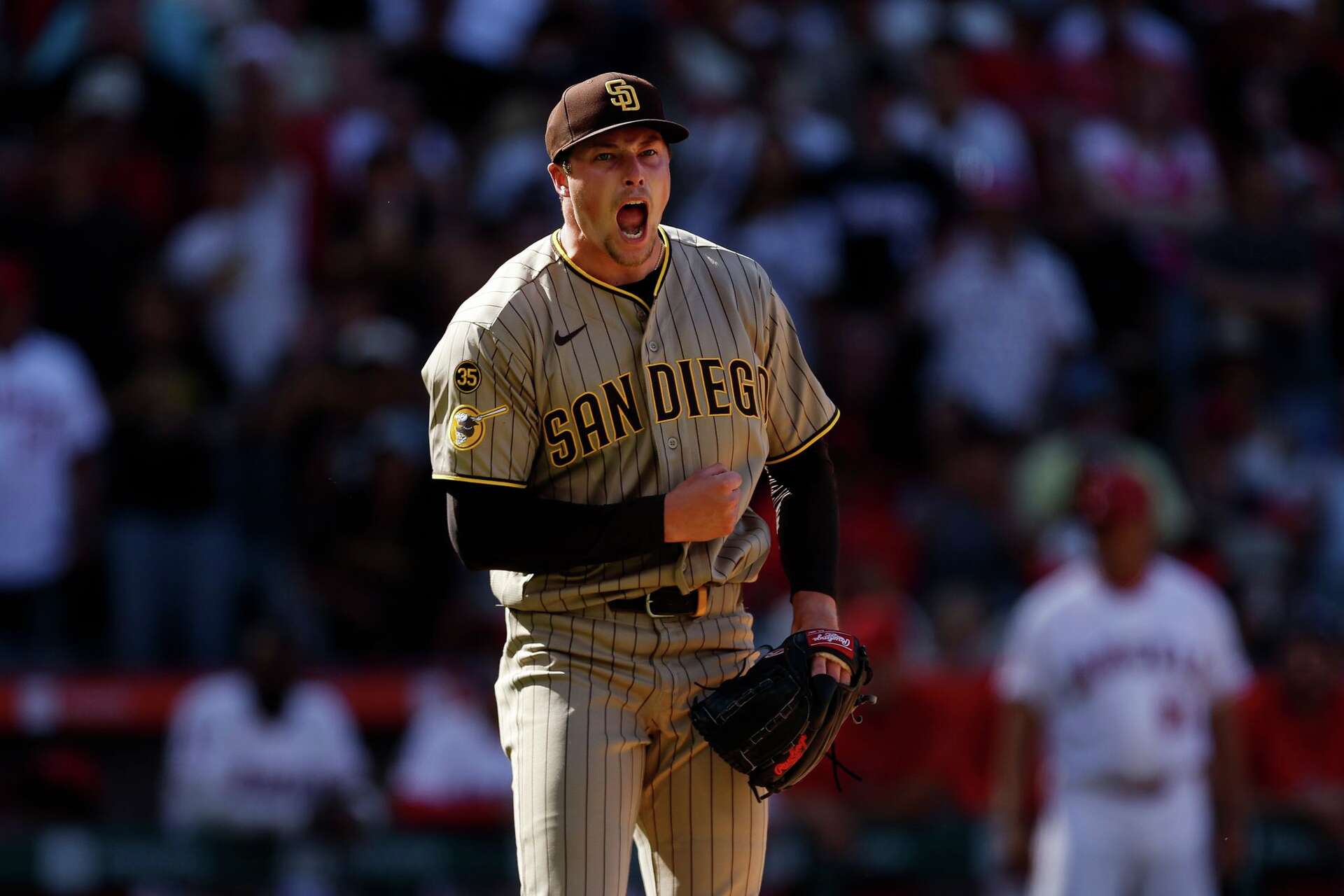 Mason Miller closes combined 2-hitter to extend his scoreless