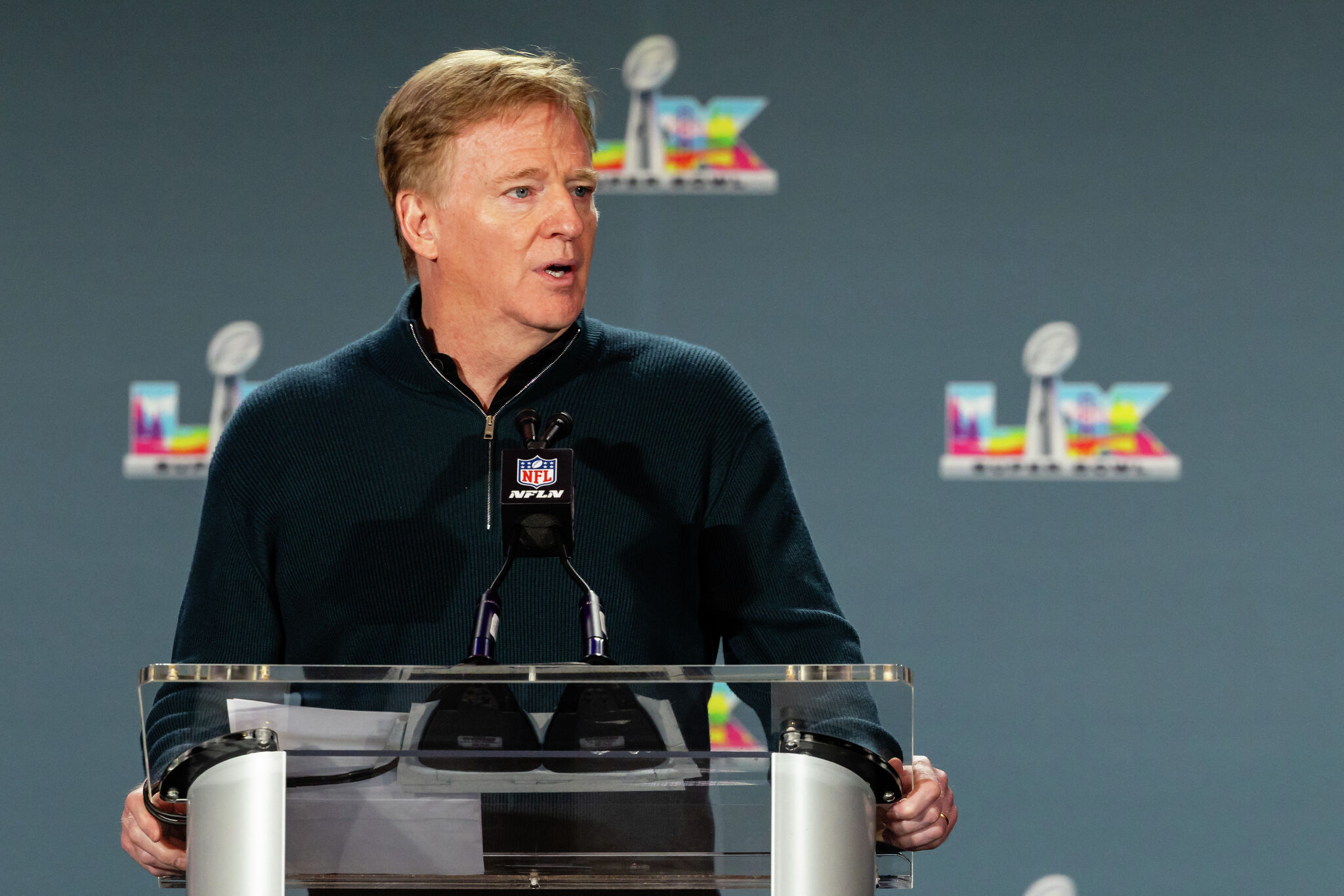 Why do fans boo NFL Commissioner Roger Goodell at the 2026 NFL Draft?
