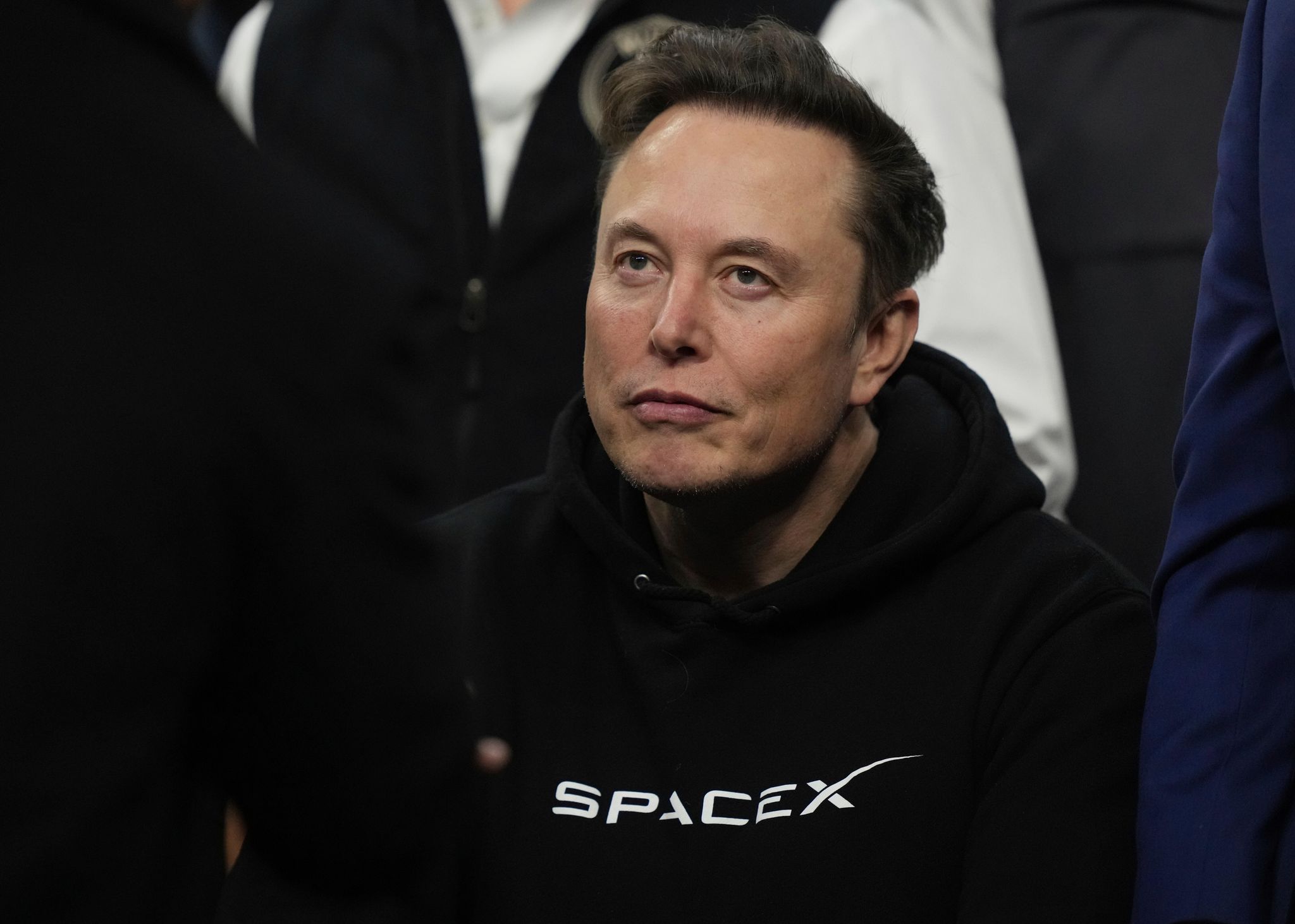 Fiscales franceses citan a Elon Musk por denuncias de imágenes de abuso ...