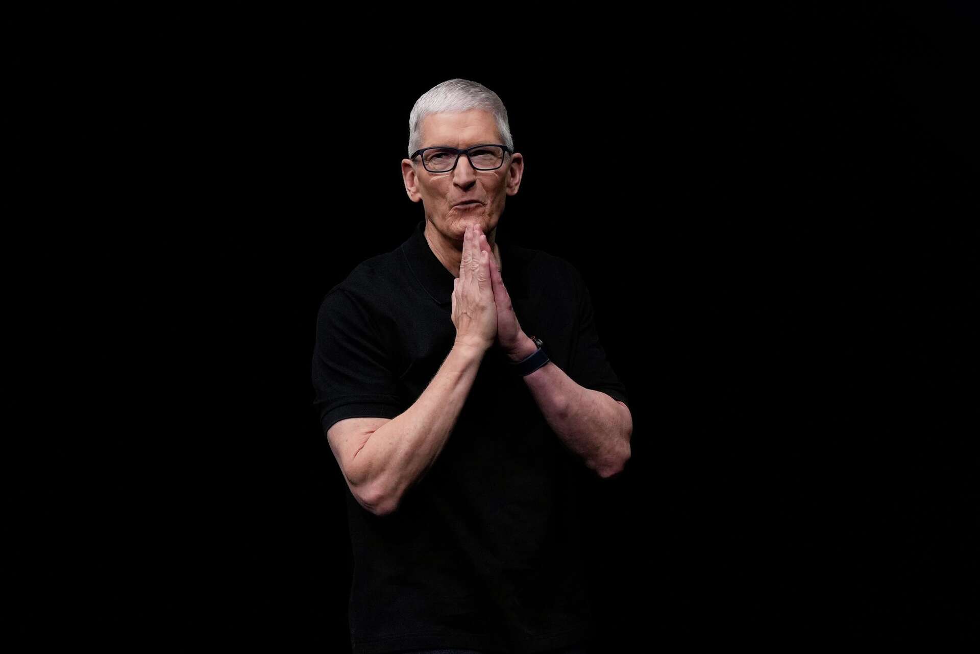 Tim Cook Linkedin Tim Cook will step down as Apple CEO and hand reins over to the iPhone ...
