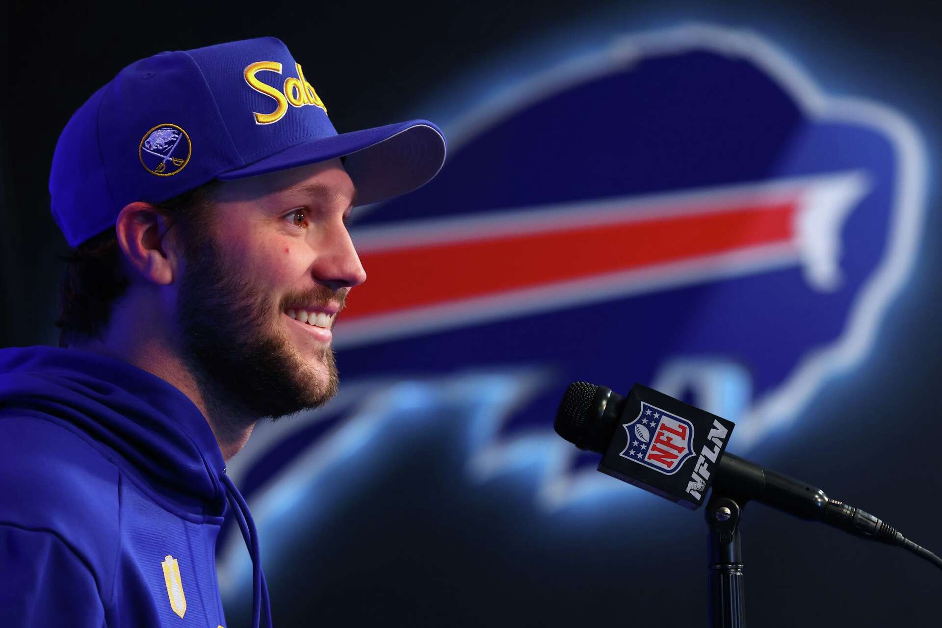 Qan Example Now a dad, Josh Allen says he wants to win to set an example for his ...