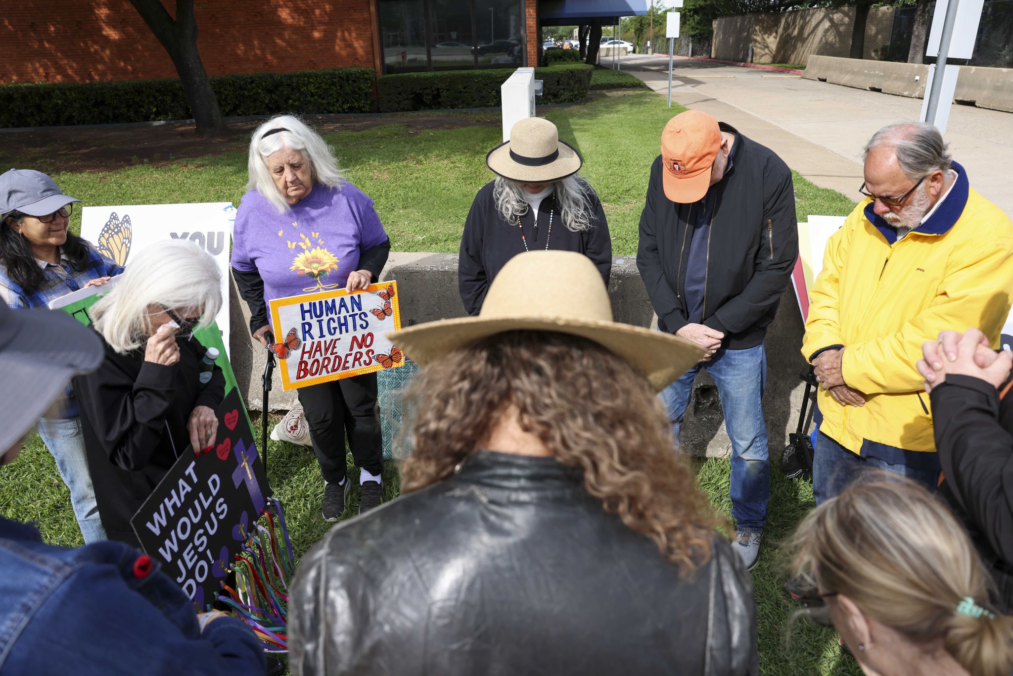 Why Dallas faith leaders gather weekly outside ICE office for prayer