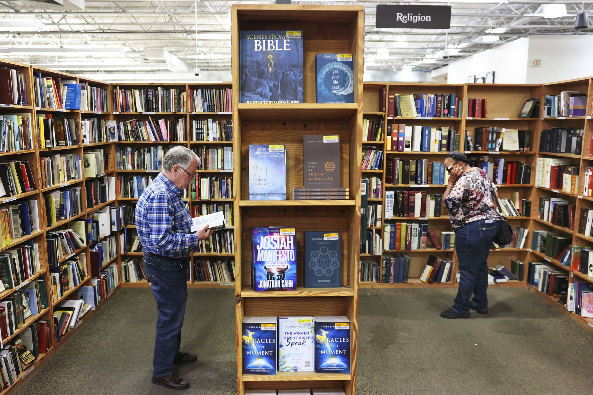 From Half Price Books to Buc-ee's, IRL shopping is still alive in D-FW