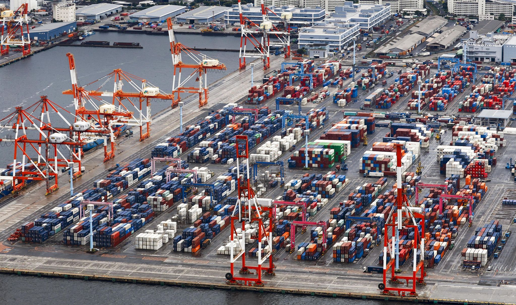 Japan's economy expands at a 2.1% annual pace, boosted by consumer spending