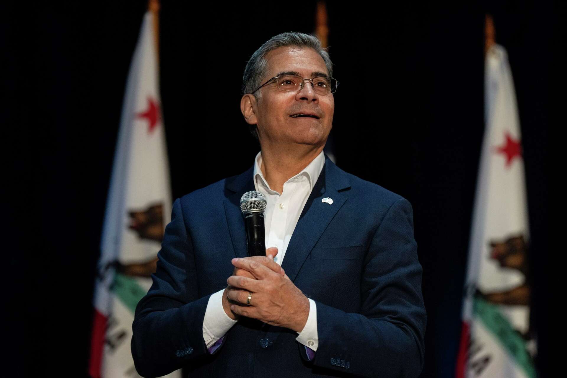Xavier Becerras Decades In Public Office Are A Blessing And A Curse In 